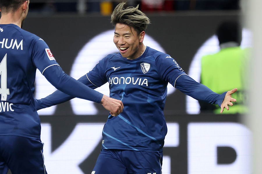 フランクフルト戦でゴールを決めたFW浅野拓磨【写真：Getty Images】