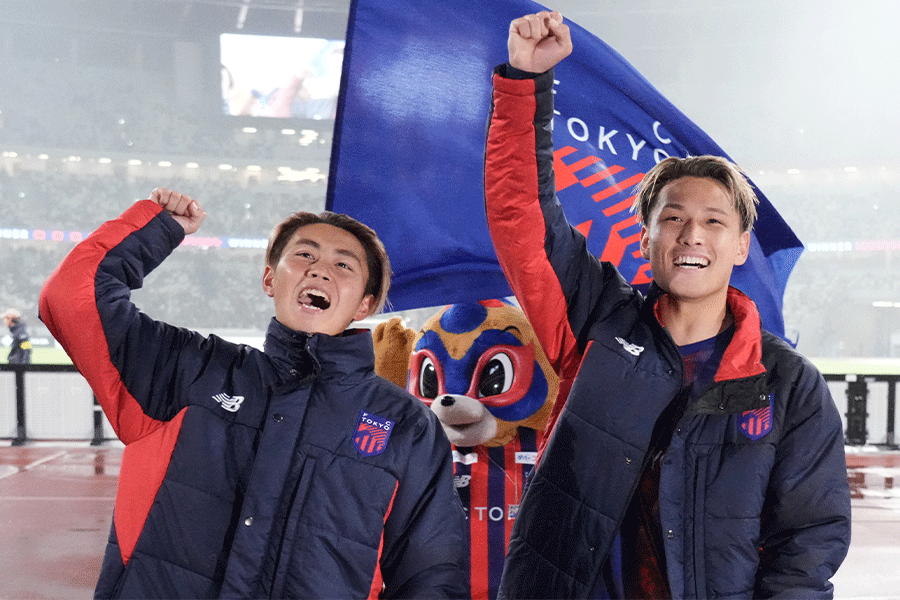 荒木遼太郎と松木玖生のゴールで浦和に勝利【写真：Getty Images】