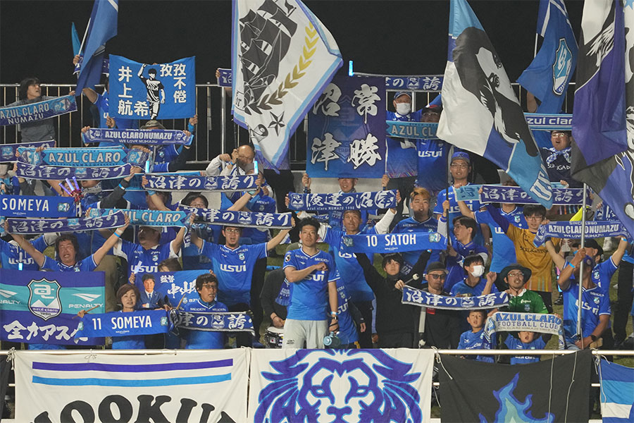 沼津の3rdユニフォームに注目(写真はイメージです)【写真:Getty Images】