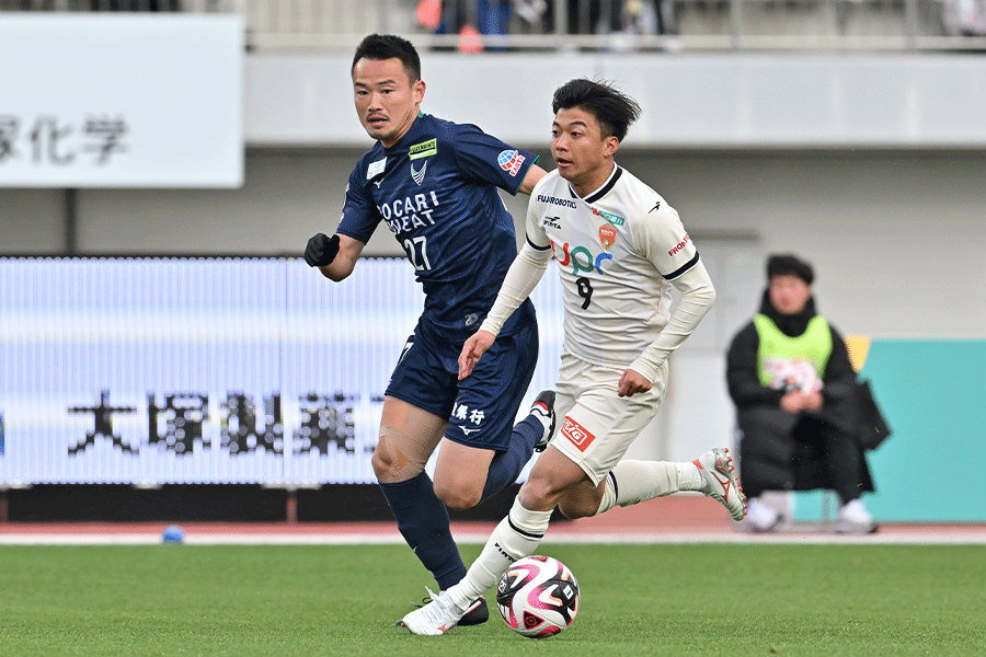 今季徳島に加入した島川俊郎（27番）は4月1日に現役引退【写真：Getty Images】