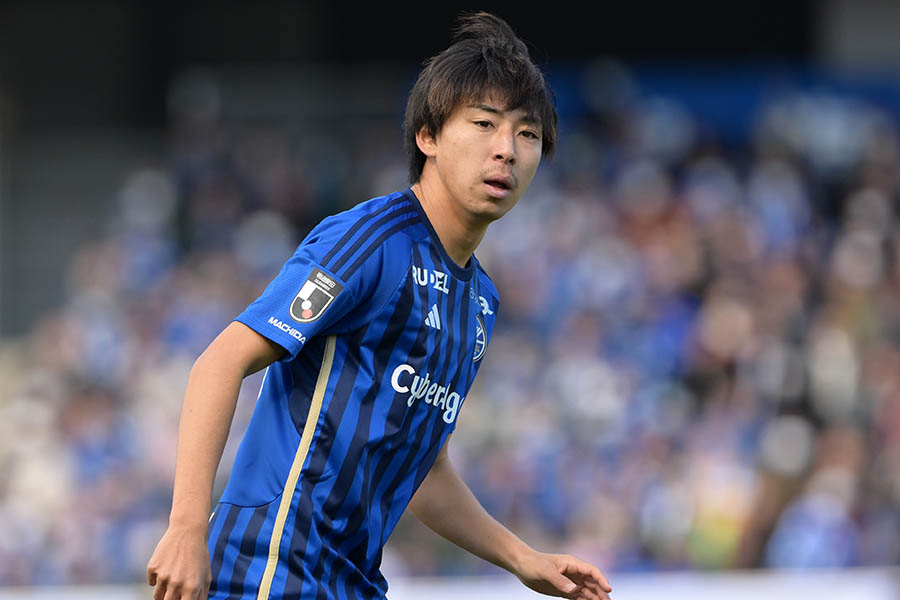 柴戸海のプレーを巡って議論勃発【写真:(C)FCMZ】