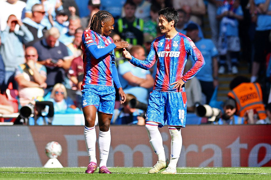 鎌田大地がフル出場でFAカップ優勝に大きく貢献した【写真：ロイター】