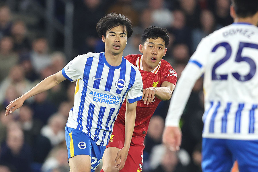 マッチアップした三笘薫と遠藤航【写真：Getty Images】