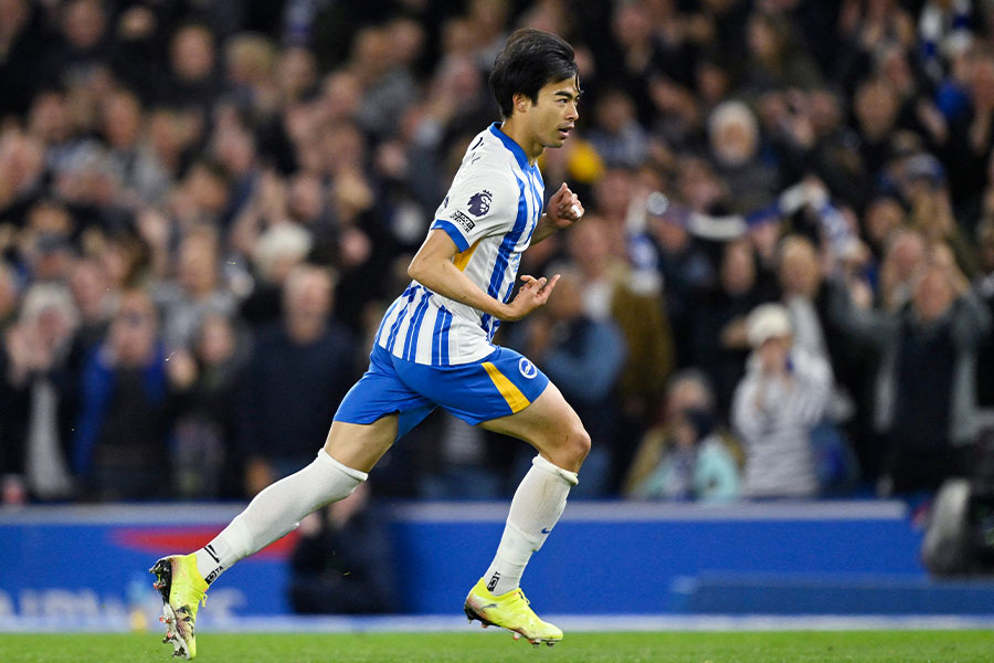 リバプール戦でゴールを決めた三笘薫【写真：ロイター】