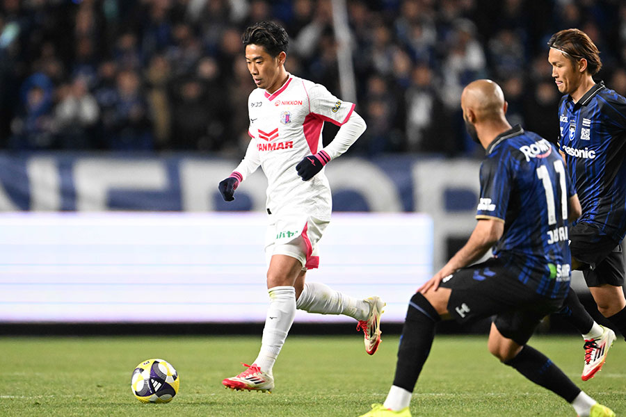香川真司には「悔いなくやりきってほしい」と話す【写真:徳原隆元】