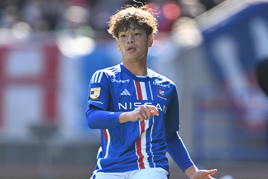 G大阪戦で直接フリーキックを決めた永戸勝也【写真：徳原隆元】