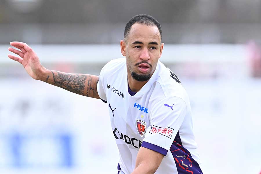 京都のMFマルコ・トゥーリオ【写真：徳原隆元】