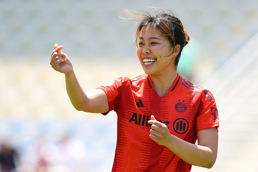 PSG戦で圧巻ゴールを決めた谷川萌々子【写真：Getty Images】
