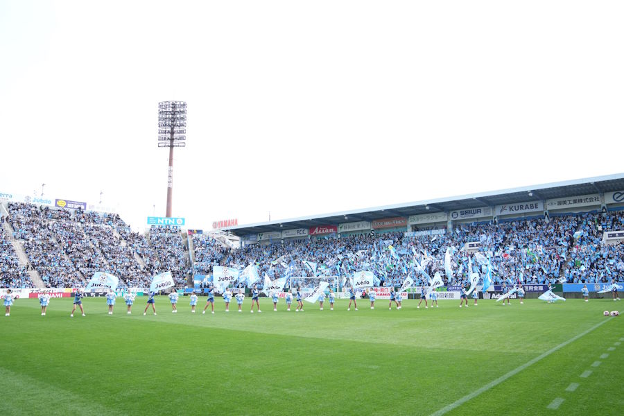 磐田は小学生の前で逆転勝利を飾った【写真：Getty Images】