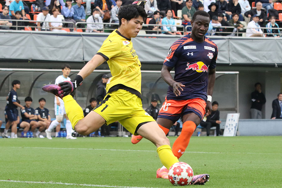 筑波大の佐藤瑠星【写真:FOOTBALL ZONE編集部 】