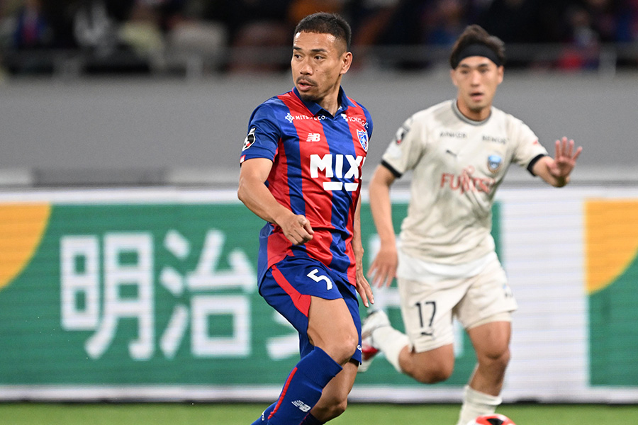 FC東京でプレーする長友佑都【写真：徳原隆元】