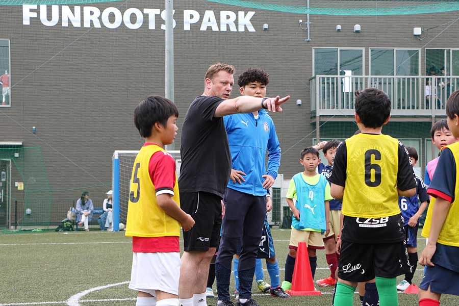 教育とスポーツを結びつける取り組みを今後日本でも展開する予定だ【写真：FOOTBALL ZONE編集部】