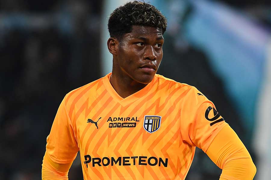 パルマの鈴木彩艶【写真：Getty Images】