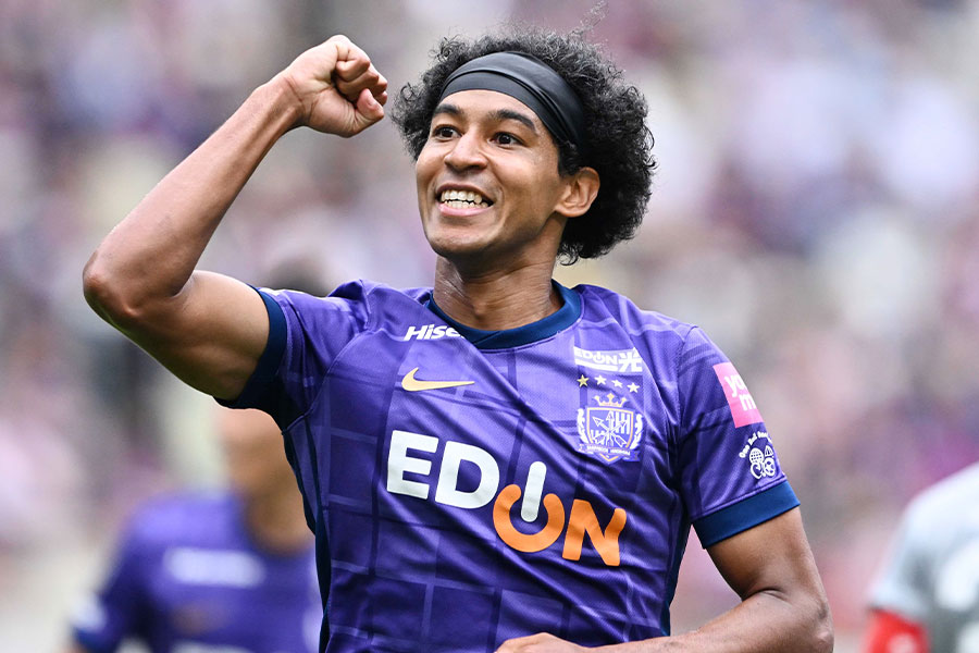 ジャーメイン良がホンコン・チャイナ戦で4ゴールを決めた【写真：徳原隆元】