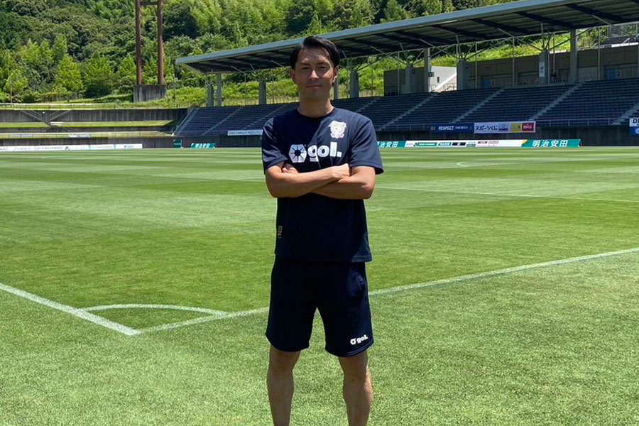 藤枝MYFCでアカデミー・サブダイレクター兼U-15監督を務める石川竜也氏【写真:元川悦子】