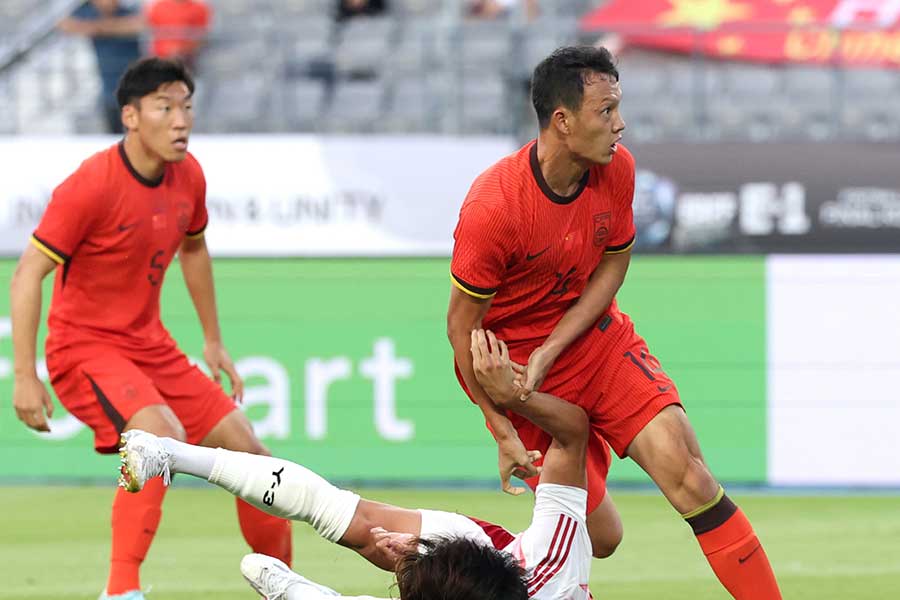 日本代表に2失点完封負けの中国代表【写真：産経新聞社】