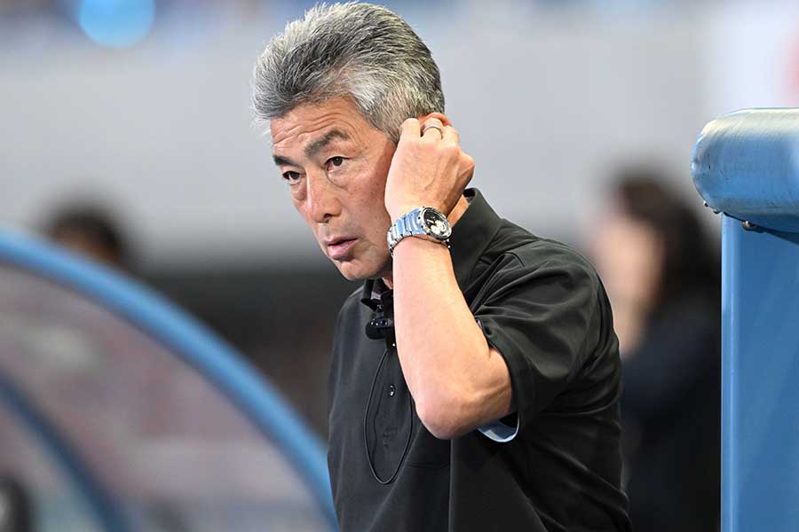 川崎を率いる長谷部茂利監督【写真：徳原隆元】