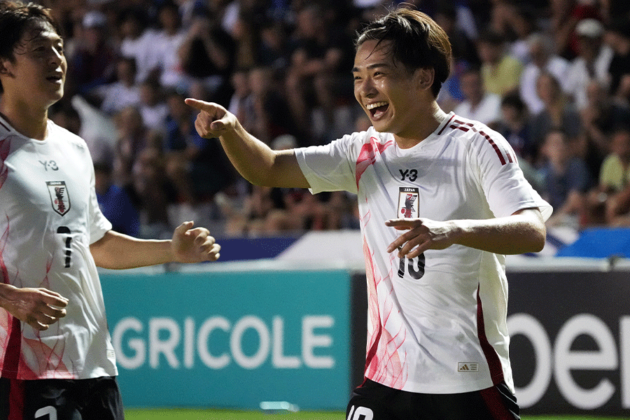 パリ五輪で10番を背負う斉藤光毅【写真:Getty Images】