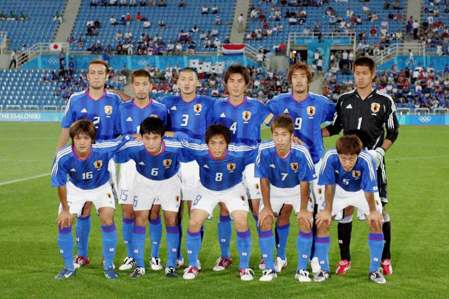 2004年のアテネ五輪でキャプテンを務めた那須大輔氏(上の段右から3人目)【写真:産経新聞社】