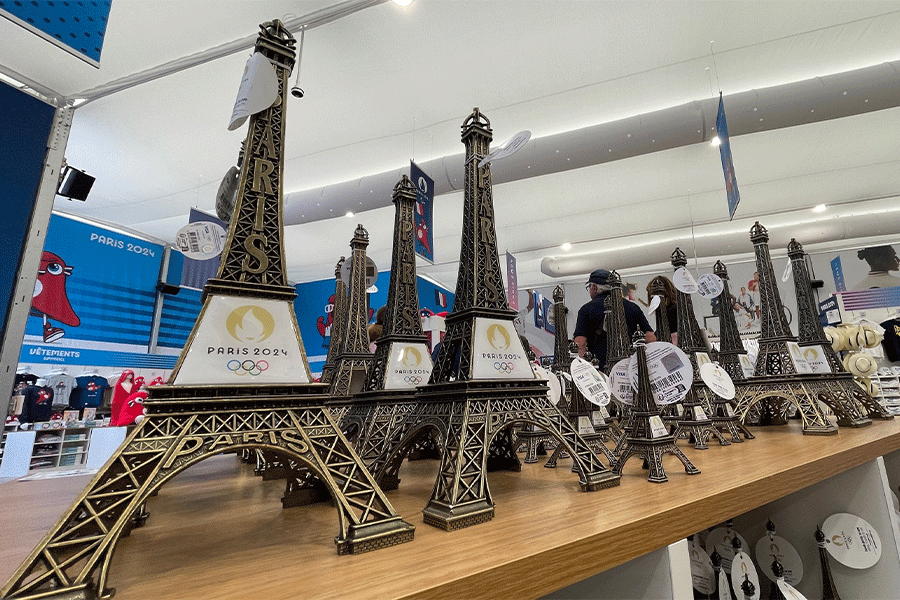 オフィシャルメガストアの販売グッズ3【写真:青山知雄】