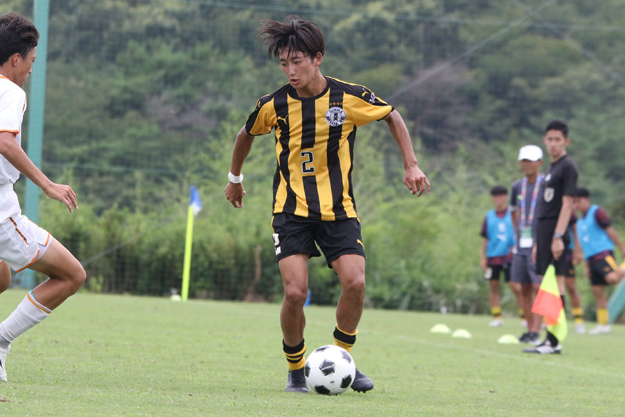 アタッカーからサイドバックに転向をした牧野奨【写真:FOOTBALL ZONE編集部 】