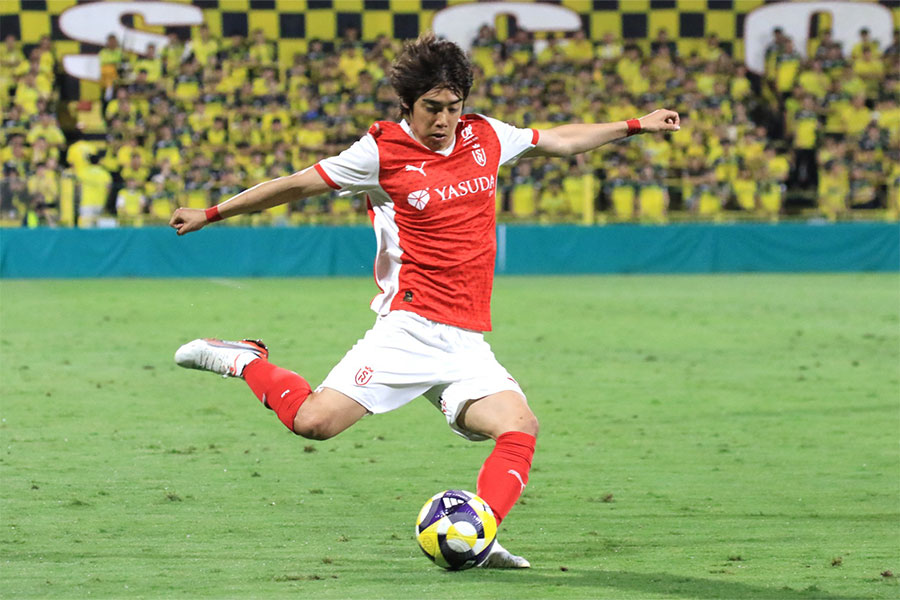 伊東純也が後半から途中出場【写真:Noriko NAGANO】