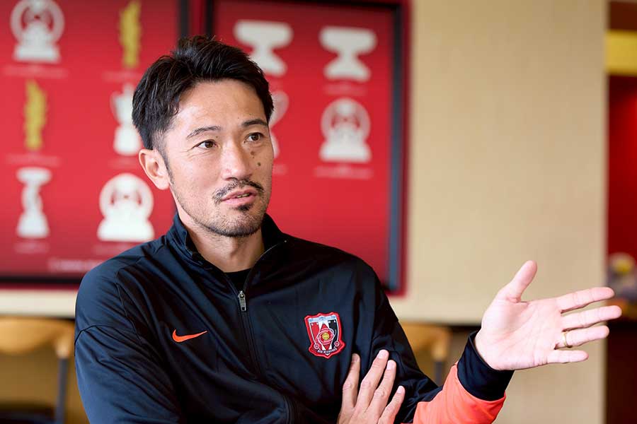 阿部勇樹氏が高校生でJリーグデビューした当時を振り返った【写真：近藤俊哉】