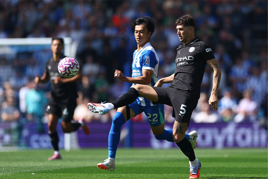 三笘薫が逆転ゴールを演出した【写真：ロイター】