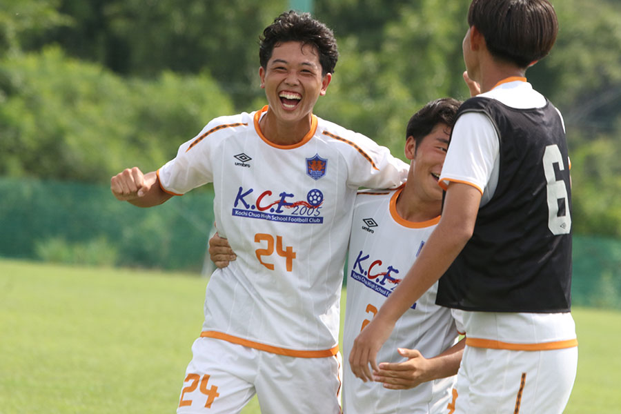 前橋育英戦でゴールを決めた井上哲太【写真：FOOTBALL ZONE編集部 】