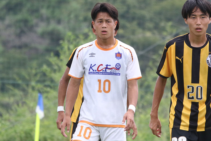 前橋育英戦でゴールを決めた井上哲太【写真：FOOTBALL ZONE編集部 】