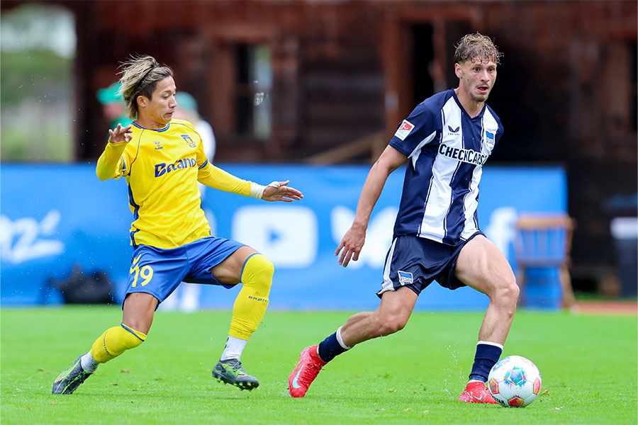 ブレンビーで初ゴールを決めた福田翔生（写真左）【写真：ZUMA Press/アフロ】