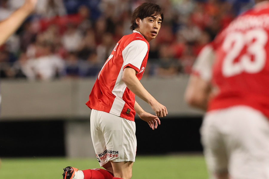 伊東純也がG大阪戦の後半40分から出場した【写真：柳瀬心祐】