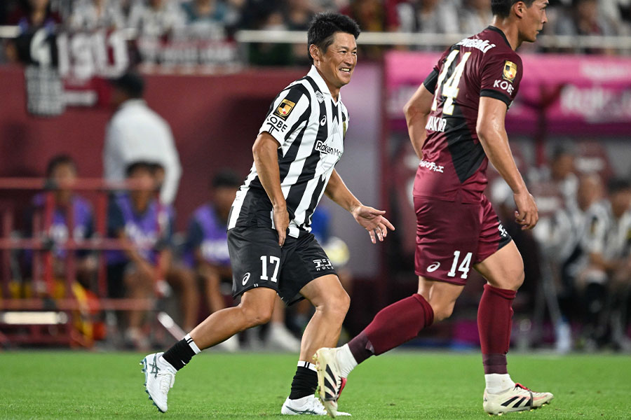 チャリティーマッチに出場した吉田孝行監督【写真:徳原隆元】