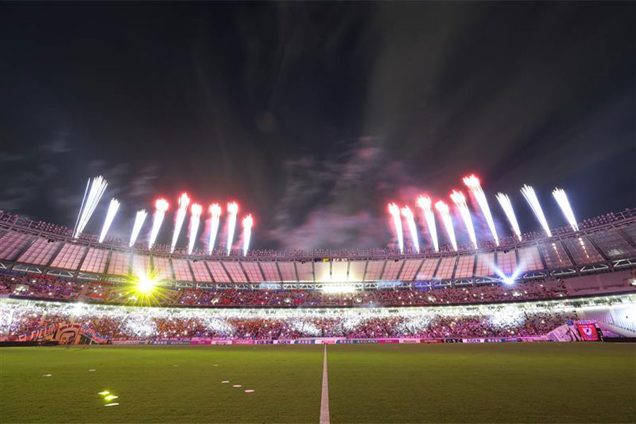 味の素スタジアムで試合前に花火が打ち上げられる【写真：(C) FC TOKYO】