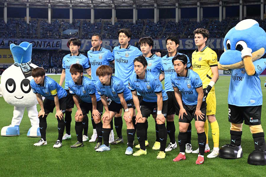 川崎新助っ人が退場【写真：徳原隆元】