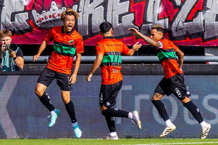 小川航基が開幕戦で2ゴールを決めた【写真：REX/アフロ】