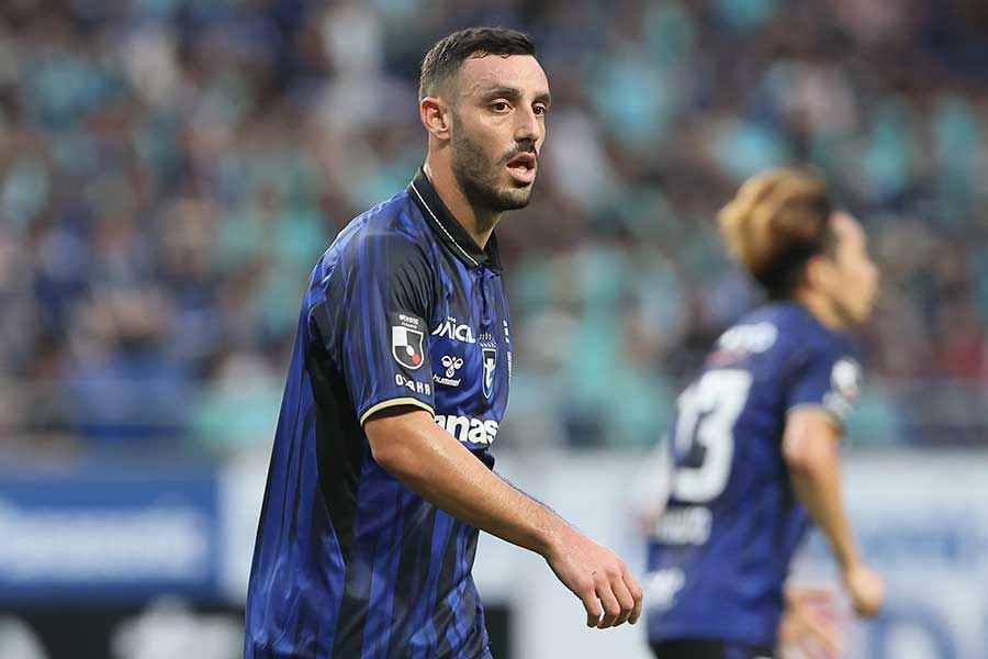 ネタ・ラヴィの移籍に監督が言及【写真：柳瀬心祐】