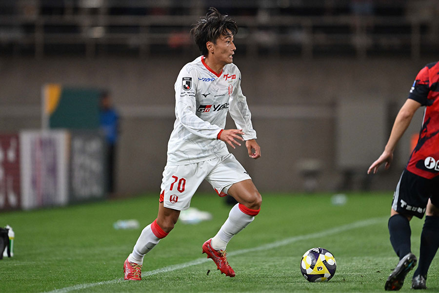 原輝綺が浦和戦で圧巻ゴールを決めた【写真：徳原隆元】