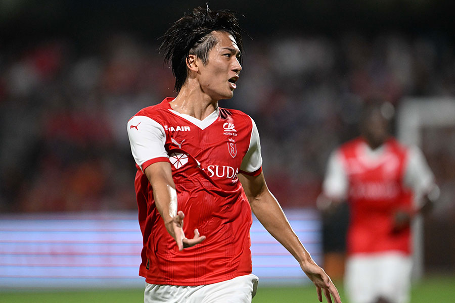 ベジクタシュからのオファーが報じられた中村敬斗【写真：徳原隆元】