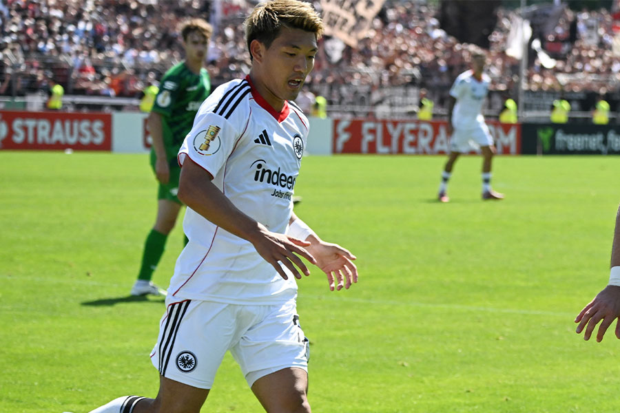 エンガース戦で2ゴールを決めた堂安律【写真：ロイター】