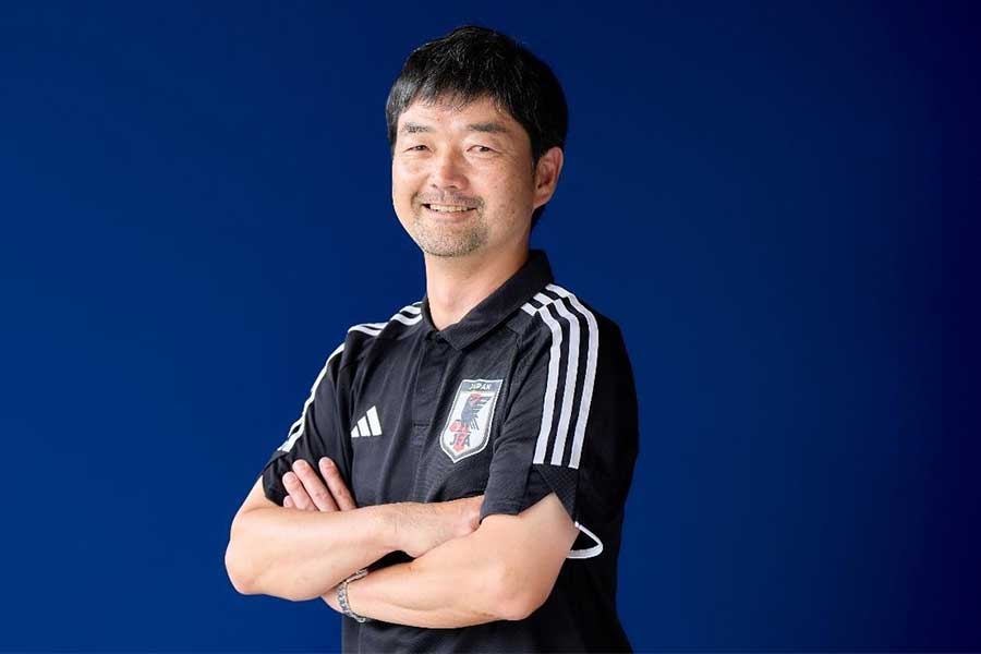 U-17日本代表の廣山望監督が現役時代に海外挑戦を決意した背景を語った【写真：近藤俊哉】