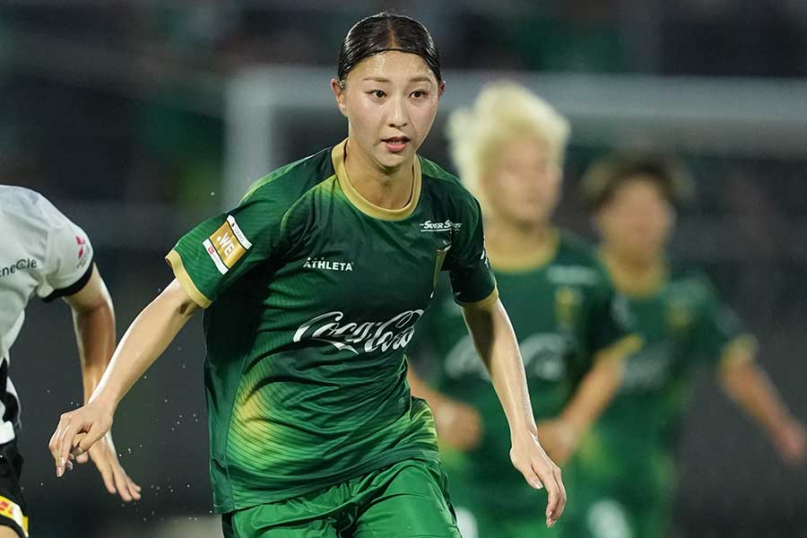 日テレベレーザの塩越柚歩【写真提供：WEリーグ】