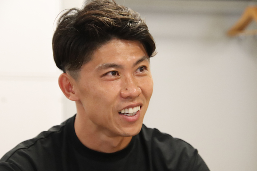 太田宏介氏が欧州のスタジアムと日本のスタジアムについて話した【写真:FOOTBALL ZONE編集部】