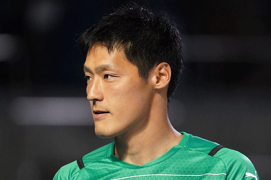 栃木のゴールを守る丹野研太(写真は2021年)【写真:Getty Images】
