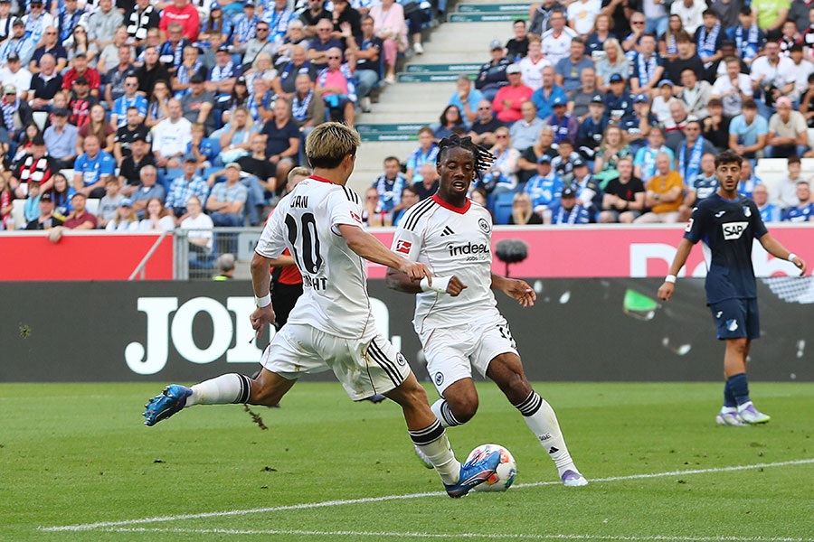 2ゴールを決めたフランクフルト・堂安律【写真：アフロ】