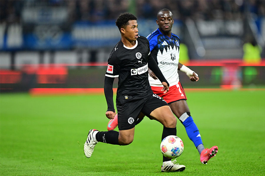 ザンクト・パウリの藤田譲瑠チマ【写真：picture alliance/アフロ】