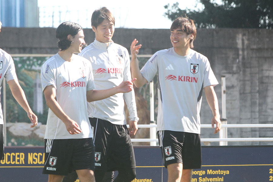 日本代表に合流した伊東純也【写真：FOOTBALL ZONE編集部】