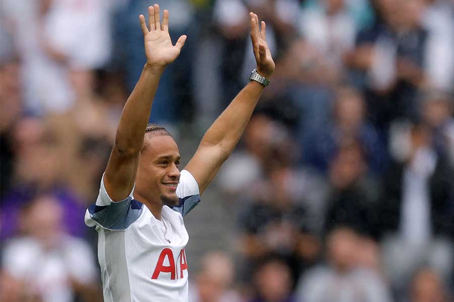 トッテナムのシャビ・シモンズ【写真:ロイター/アフロ】