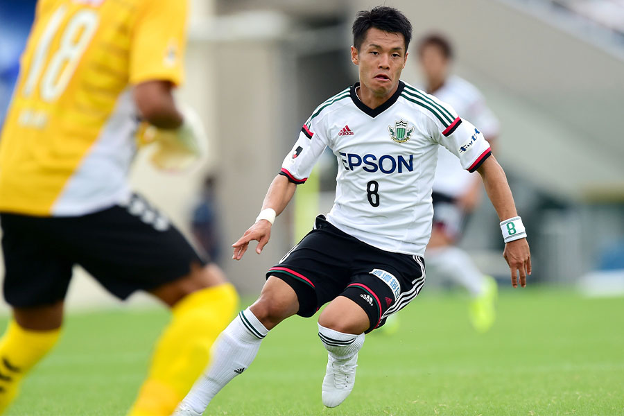 かつて松本山雅などJリーグでも活躍をした岩上祐三【写真:アフロ】