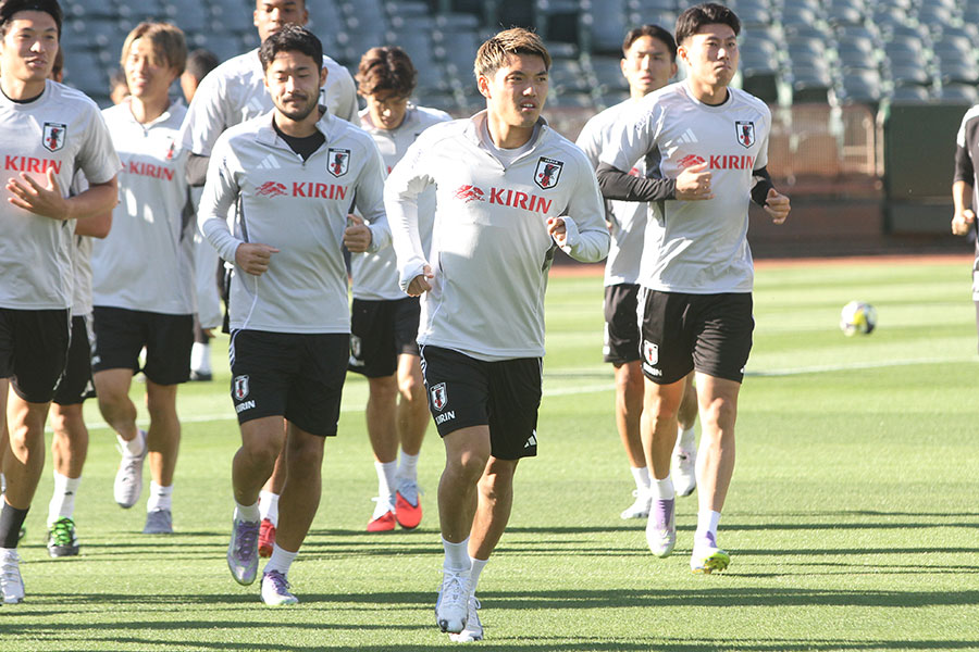 日本の10番を背負う堂安律【写真：FOOTBALL ZONE編集部】